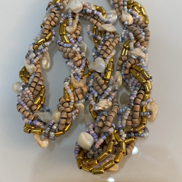 Elegant Gold and Cream Beaded Necklace - Picture 3 of 4